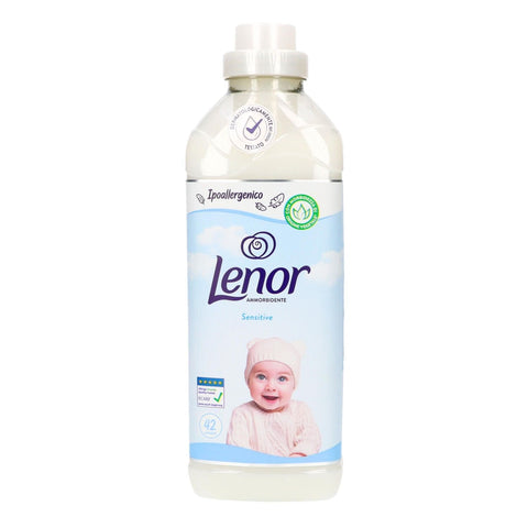 Lenor Color- & Feinwäsche Lenor ammorbidente SENSITIVE Weichspüler 966ml 42 Wäschen 8006540659670