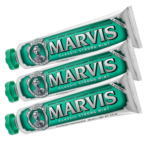 Marvis Zahncremes MARVIS Classic Strong Mint, Zahncreme mit Pfefferminze für belebende und langanhaltende Frische, entfernt Plaque und hartnäckige Beläge, mit Fluorid, 3 x 85 ml, 3er Pack 49841227412