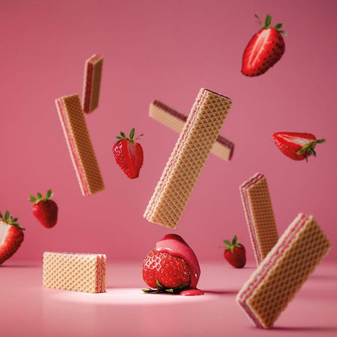 Loacker Kekse 18x Loacker Wafer Classic Fragola Waffeln gefüllt mit Erdbeercreme, 175 g