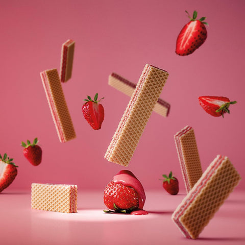 Loacker Kekse 3x Loacker Wafer Classic Fragola Waffeln gefüllt mit Erdbeercreme, 175 g